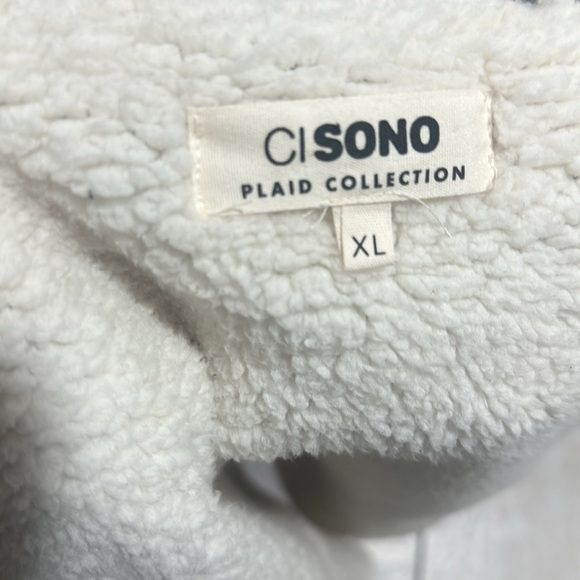 Cisono Plaid Collection women’s shacket. - Picture 7 of 9